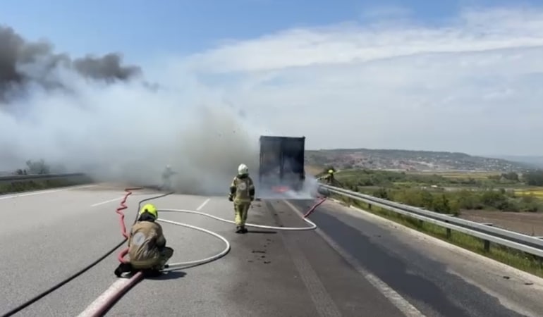 Bursa gişelerde yanan tır küle döndü