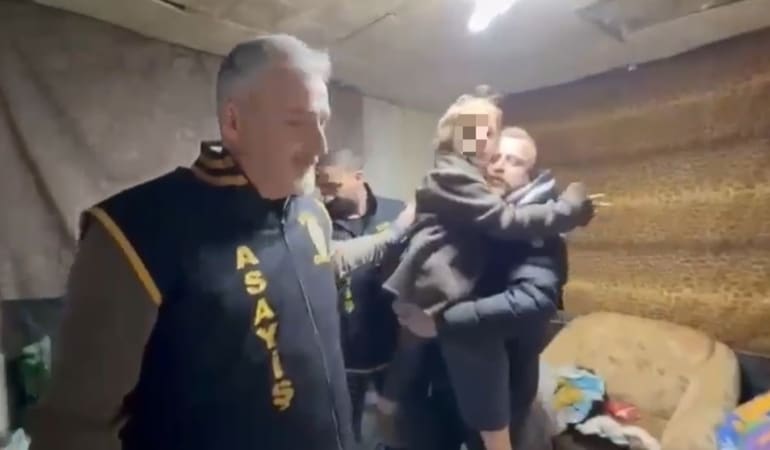Bursa’da 7 yıl önce kaybettiği oğluna nihayet kavuştu