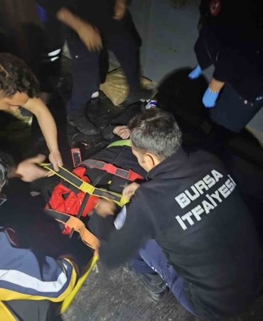 Bursa’da asansör boşluğuna düşen 17 yaşındaki genç ağır yaralandı