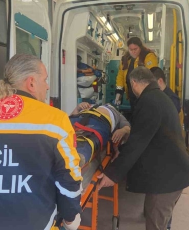 Bursa’da çatıdan düşen usta ağır yaralandı