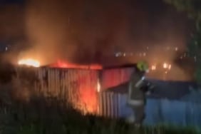 Bursa’da gece yarısı konteynır alevlere teslim oldu