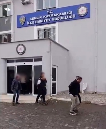 Bursa’da hırsızlık operasyonu: Çok sayıda suç kaydı bulunan şüpheliler yakalandı