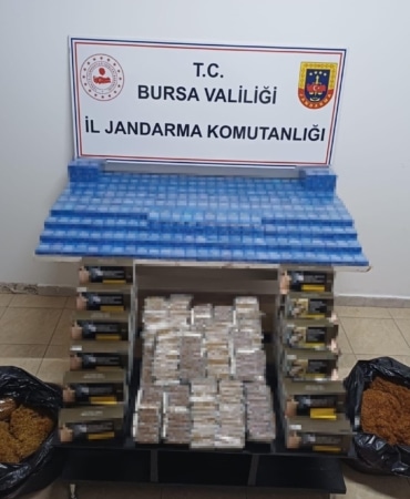 Bursa’da kaçak tütün operasyonu: On binlerce makaron ve sigara ele geçirildi