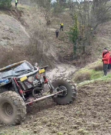 Bursa’da Off-Road yarışında takla attı...Nefes kesen anlar kamerada