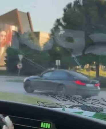 Bursa’da otomobil böyle drift attı