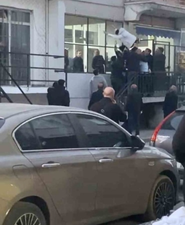 Bursa’da tekmeli sopalı kavga