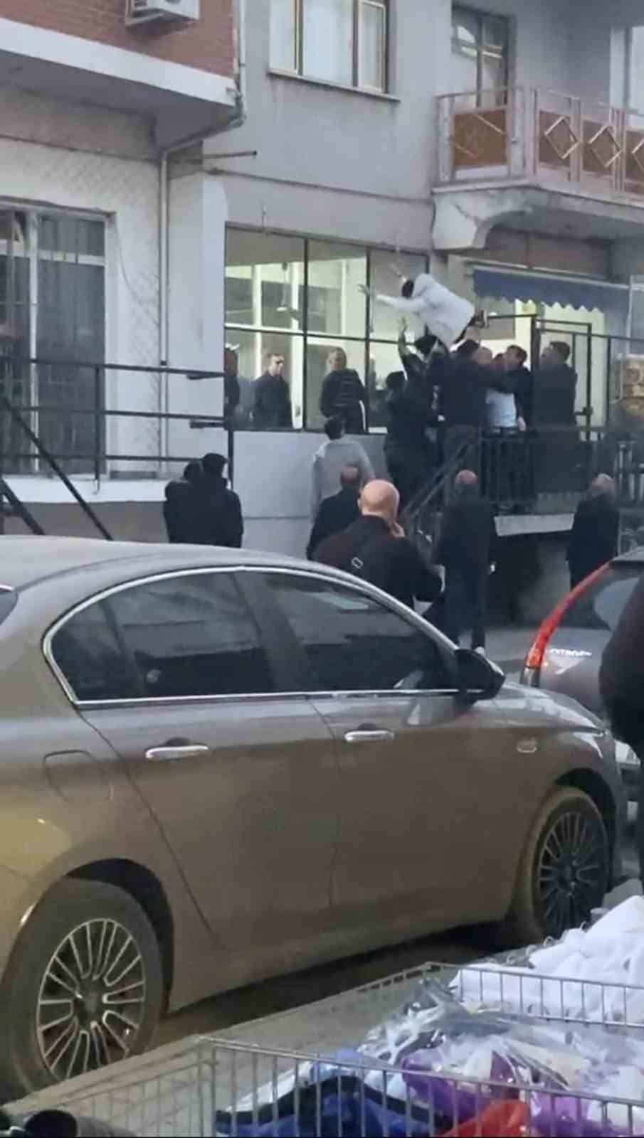 Bursa’da tekmeli sopalı kavga