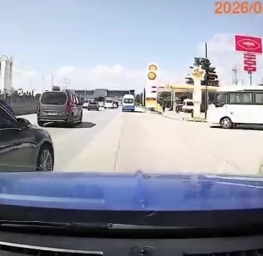 Bursa’da trafikte tehlikeli anlar: Makas atan sürücü kazaya davetiye çıkardı