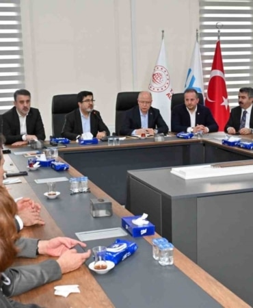 Bursa’da yüksek hızlı tren hattının 2026 sonunda hizmete alınacağı açıklandı