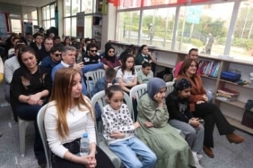 Görme engelli sporcular için canlı radyo tiyatrosu sahnelendi