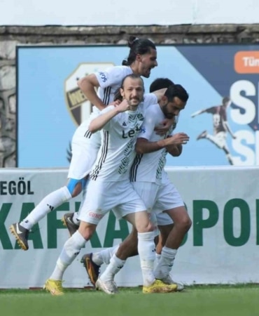 İnegöl Kafkas Spor Kulübü şampiyon oldu, 2. Lig’e yükseldi