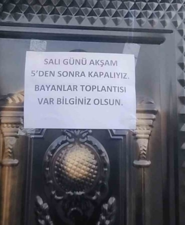 İnegöl’de roller değişti: Erkekler evde, kadınlar kahvede