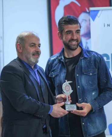 İnegölspor kalecisi Bekir Sevgi ’yılın en iyi sporcusu’ seçildi