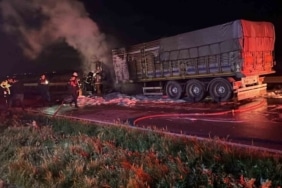 Karacabey’de tır yangını: Bursa yolu trafiğe kapandı