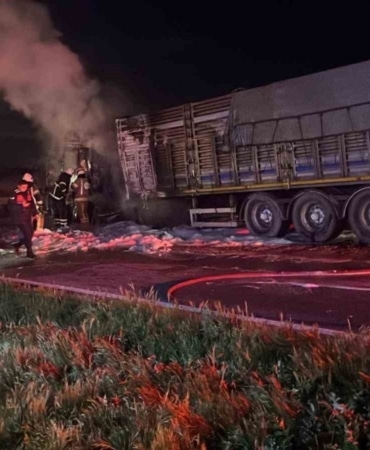 Karacabey’de tır yangını: Bursa yolu trafiğe kapandı