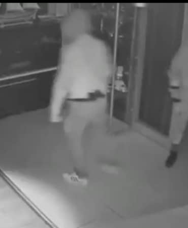 Maskeli beşler girdikleri işletmelerde çelik kasaları böyle patlattı...