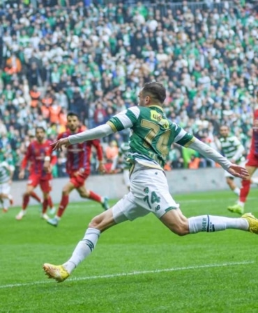 Nesine 2. Lig: Bursaspor: 2 - Mardin 1969 Spor: 0