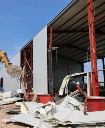 Nilüfer’de 2 günde 4 yıkım