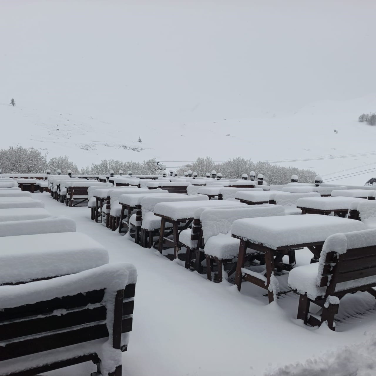Nisan sonunda Uludağ’da kış geri döndü