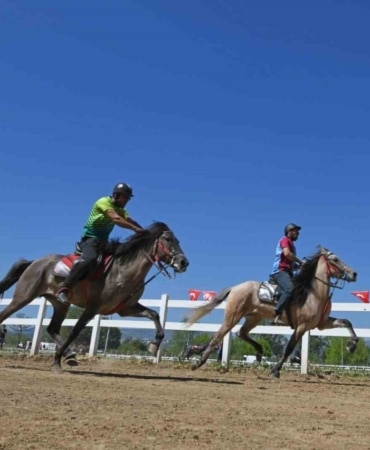 Osmangazi’de Geleneksel Rahvan At Koşusu coşkusu