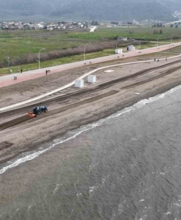 Plajlar yaza hazır hale getiriliyor