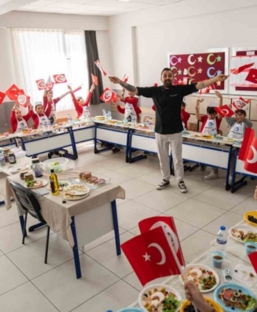 Zeytin kültürü minik şeflerle geleceğe taşınıyor