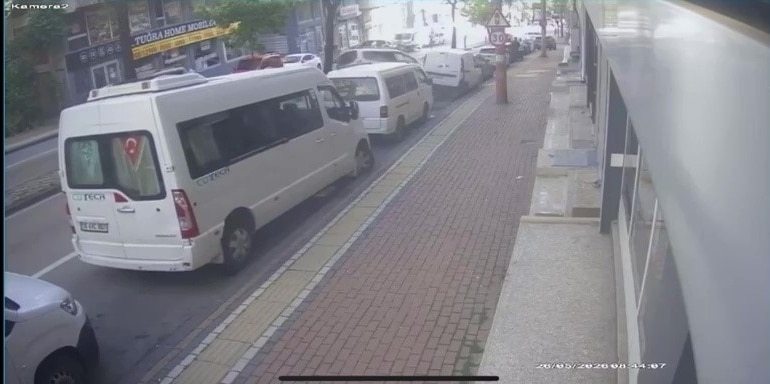 Bursa’da ortalık savaş alanına döndü: 6 araca çarptı takla atarak durabildi