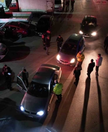 Bursa’da piyasacılara polis baskını