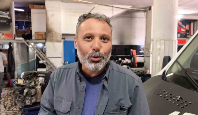 Kamyonetin motorunda giden tamirci konuştu: “Müşteriyi 40 bin liradan kurtardık”