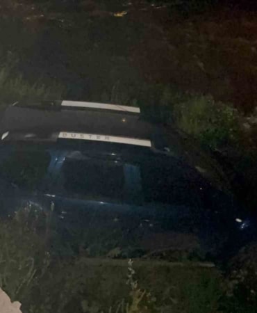 Kontrolden çıkan araç dereye uçtu, kaza sonrası sürücü kaçtı