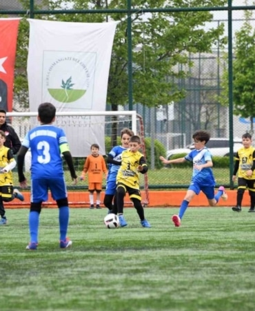Osmangazi’de çocuklar sahada buluştu