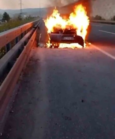 Otobanda seyir halindeki cip alev alev yandı