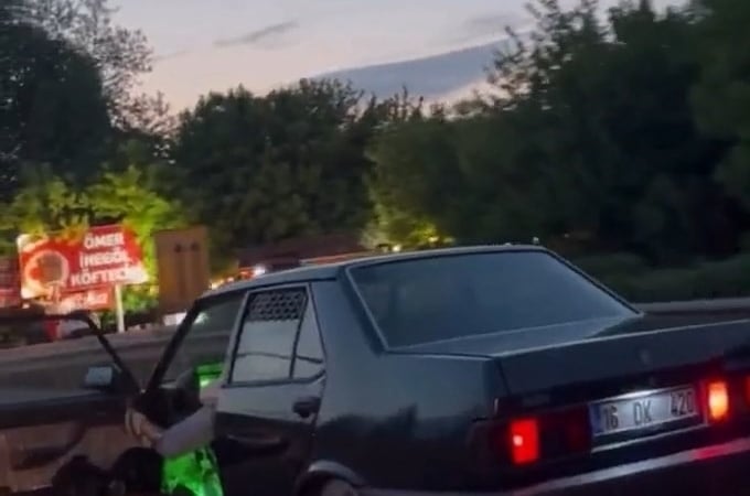 Trafikte ’yok artık’ dedirten anlar kamerada
