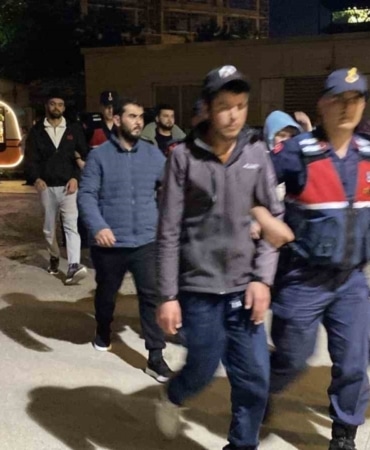 Ülkeye kaçak yollarla giren 7 şahıs yakalandı