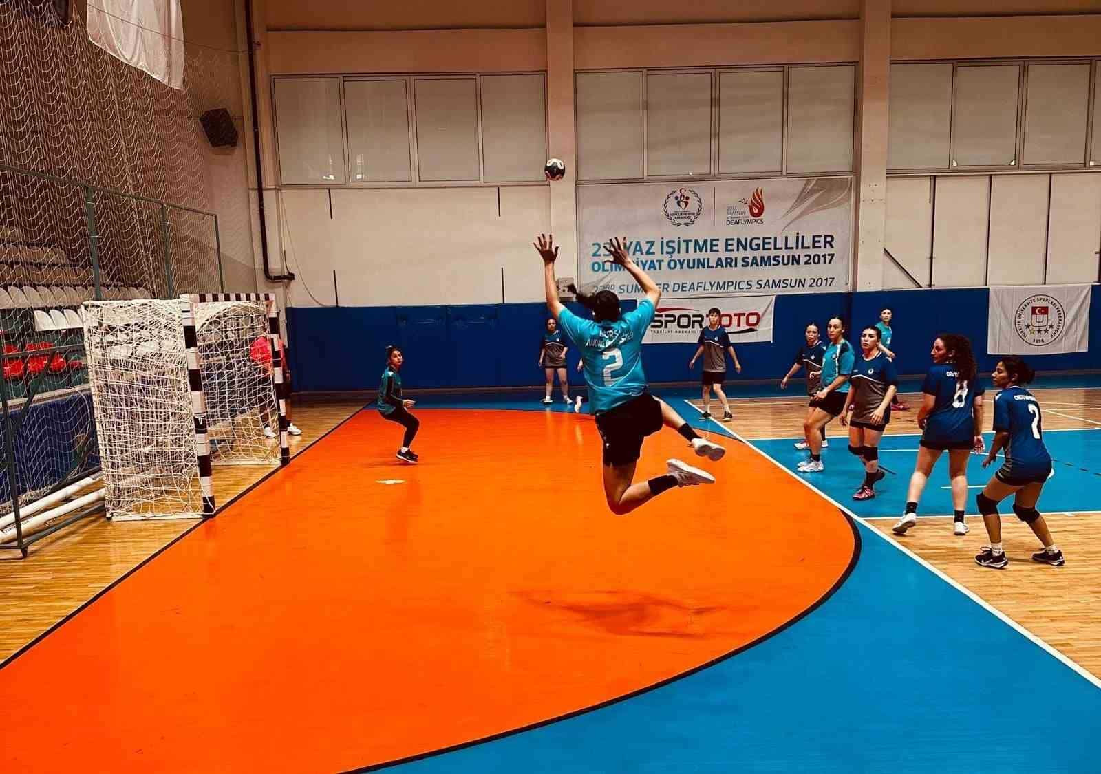 BURSA ULUDAĞ ÜNİVERSİTESİ (BUÜ) KADIN HENTBOL TAKIMI, TÜRKİYE ÜNİVERSİTE SPORLARI FEDERASYONU TARAFINDAN SAMSUN ONDOKUZ MAYIS ÜNİVERSİTESİ EV SAHİPLİĞİNDE DÜZENLENEN ÜNİLİG HENTBOL TÜRKİYE ŞAMPİYONASI’NDA ÖNEMLİ BİR BAŞARIYA İMZA ATTI.
