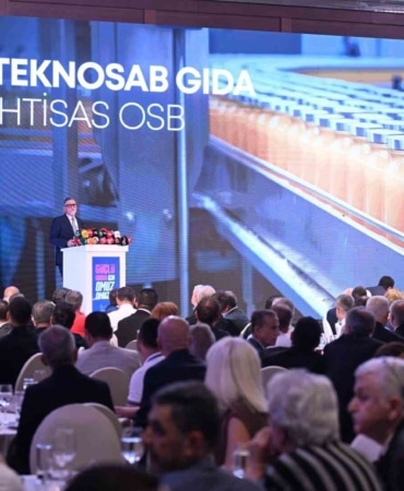 KOBİ’LERİN UZUN YILLARDIR BEKLEDİĞİ KOBİ OSB PROJESİNİN TEKNOSAB’DA HAYATA GEÇTİĞİNİ AÇIKLAYAN BURSA TİCARET VE SANAYİ ODASI (BTSO) YÖNETİM KURULU BAŞKANI İBRAHİM BURKAY, YİNE AYNI BÖLGEDE KURULACAK ORGANİZE TİCARET BÖLGELERİ, GIDA İHTİSAS OSB VE İNŞAAT SEKTÖRÜ İÇİN LOJİSTİK DEPOLAMA ALANLARI PROJELERİ İÇİN DE GEREKLİ YASAL SÜREÇLERİN TAMAMLANDIĞINI DUYURDU.