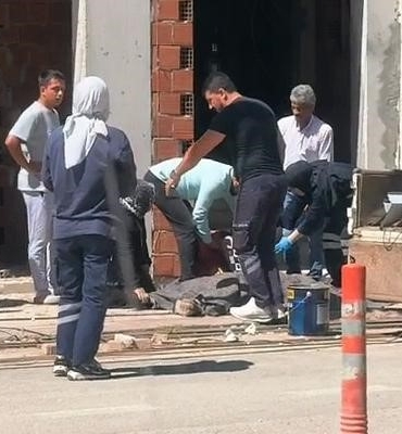 BURSA'NIN İNEGÖL İLÇESİNDE YAPIMI DEVAM EDEN İNŞAATTA MEYDANA GELEN OLAYDA ELEKTRİK AKIMINA KAPILIP DÜŞEN USTA HAYATINI KAYBETTİ.