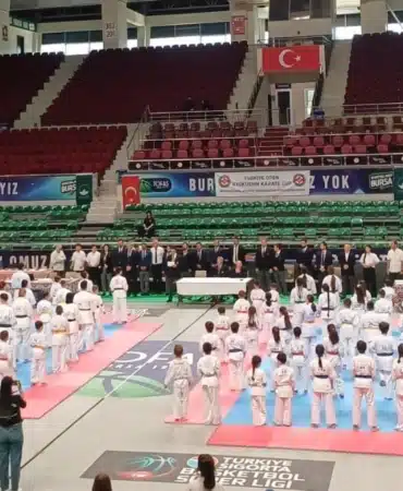 4 ÜLKEDEN GELEN 180 SPORCU, BURSA’DAKİ KYOKUSHİN KUPASI’NDA BULUŞTU