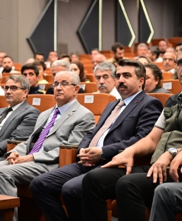 ORMAN YANGINLARIYLA MÜCADELEDE HERKESİN ORTAK SORUMLULUĞU OLDUĞUNU VURGULAYAN BURSA BELEDİYELER BİRLİĞİ BAŞKANI OKTAY YILMAZ, "KORUDUĞUMUZ HER AĞAÇ ASLINDA GELECEĞE YAPTIĞIMIZ BİR YATIRIMDIR" DEDİ.