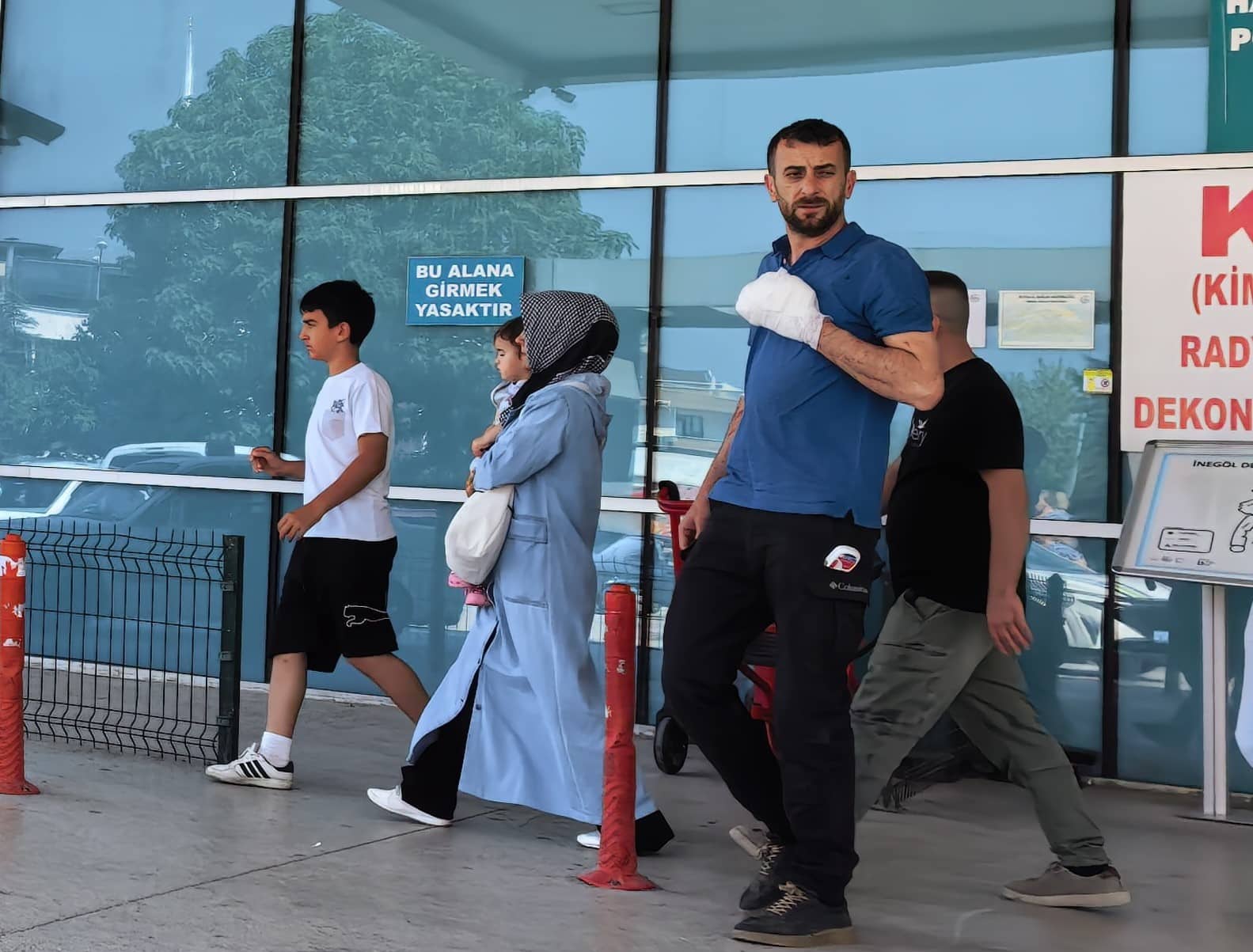 ELİNİ MAKİNAYA KAPTIRAN İŞÇİNİN PARMAĞI KOPTU