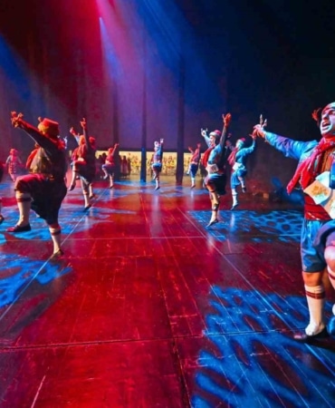 TÜRKİYE’NİN KÖKLÜ FOLKLOR GÖSTERİ EKİPLERİNDEN KARAGÖZ HALK DANSLARI TOPLULUĞU, ATATÜRK KÜLTÜR MERKEZİ’NDE SERGİLEDİĞİ MUHTEŞEM PERFORMANSLA SEZONU KAPATTI.