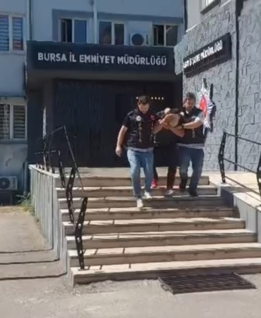 33 YIL HAPİS CEZASIYLA ARANIYORDU, POLİSTEN KURTULMAK İÇİN KAYISI TOPLUYORMUŞ GİBİ YAPTI