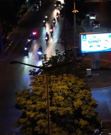 BURSA EMNİYET MÜDÜRLÜĞÜ EKİPLERİ, NİLÜFER İLÇESİNE BAĞLI GÖRÜKLE MAHALLESİ'NDE KAMU DÜZENİNİN SAĞLANMASI, SUÇ VE SUÇLULARLA ETKİN MÜCADELE EDİLMESİ AMACIYLA YAKLAŞIK BİN 500 POLİSİN KATILIMIYLA GENİŞ ÇAPLI HUZUR UYGULAMASI GERÇEKLEŞTİRDİ.