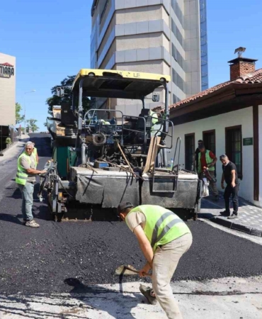 BURSA’NIN DAHA YAŞANABİLİR KENT OLMASI VE DAHA KONFORLU BİR ULAŞIM AĞINA KAVUŞMASI İÇİN BİRÇOK PROJEYİ HAYATA GEÇİREN BÜYÜKŞEHİR BELEDİYESİ, KENT İÇİ TRAFİĞİNİN ÖNEMLİ NOKTALARINDAN OLAN ÇEKİRGE’DE ÖNEMLİ BİR ÇALIŞMAYI TAMAMLADI.