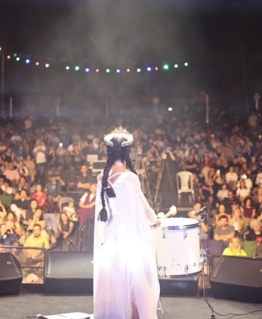 NİLÜFER BELEDİYESİ TARAFINDAN DÜZENLENEN VE 5 GÜN BOYUNCA MÜZİK DÜNYASININ ÖNEMLİ İSİMLERİNİ AĞIRLAYAN 9. ULUSLARARASI NİLÜFER CAZ FESTİVALİ, TUNUSLU SANATÇI EMEL MATHLOUTHİ’NİN ATATÜRK BALAT ORMANI’NDA VERDİĞİ KONSERLE FİNAL YAPTI.