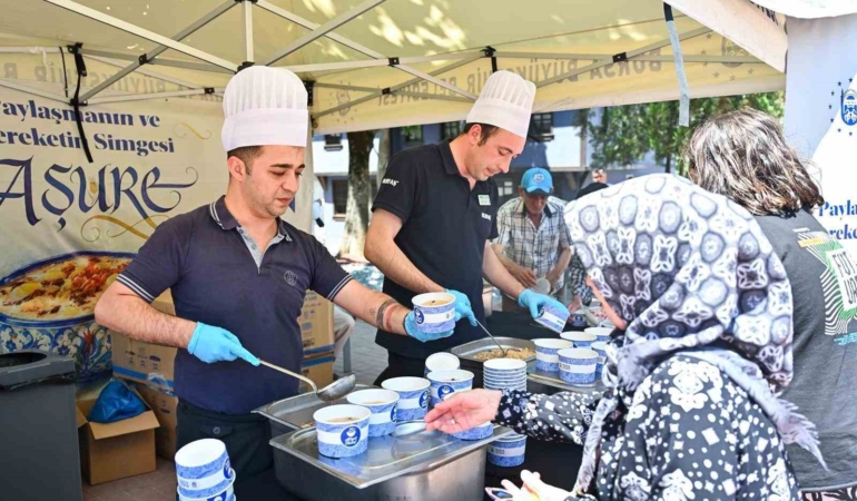 AŞURE DAĞITILIMI