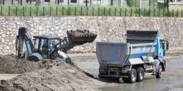 Bursa Büyükşehir’den Hüdavendigar’da dere temizliği