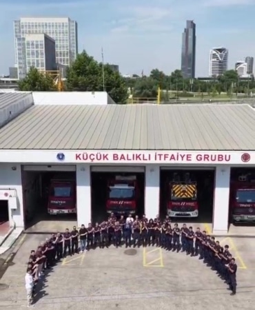 Bursa itfaiyesi’nden milli takımımıza anlamlı destek