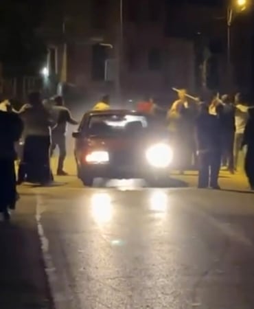 Bursa’da iki grup birbirine girdi: Tekme, tokat ve sopalar havada uçuştu
