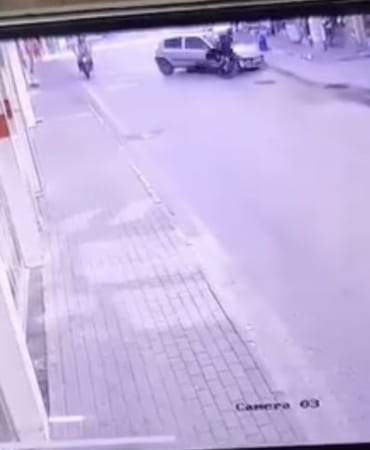 Bursa’da ilginç kaza...Yapay zeka değil, gerçek kaza görüntüsü